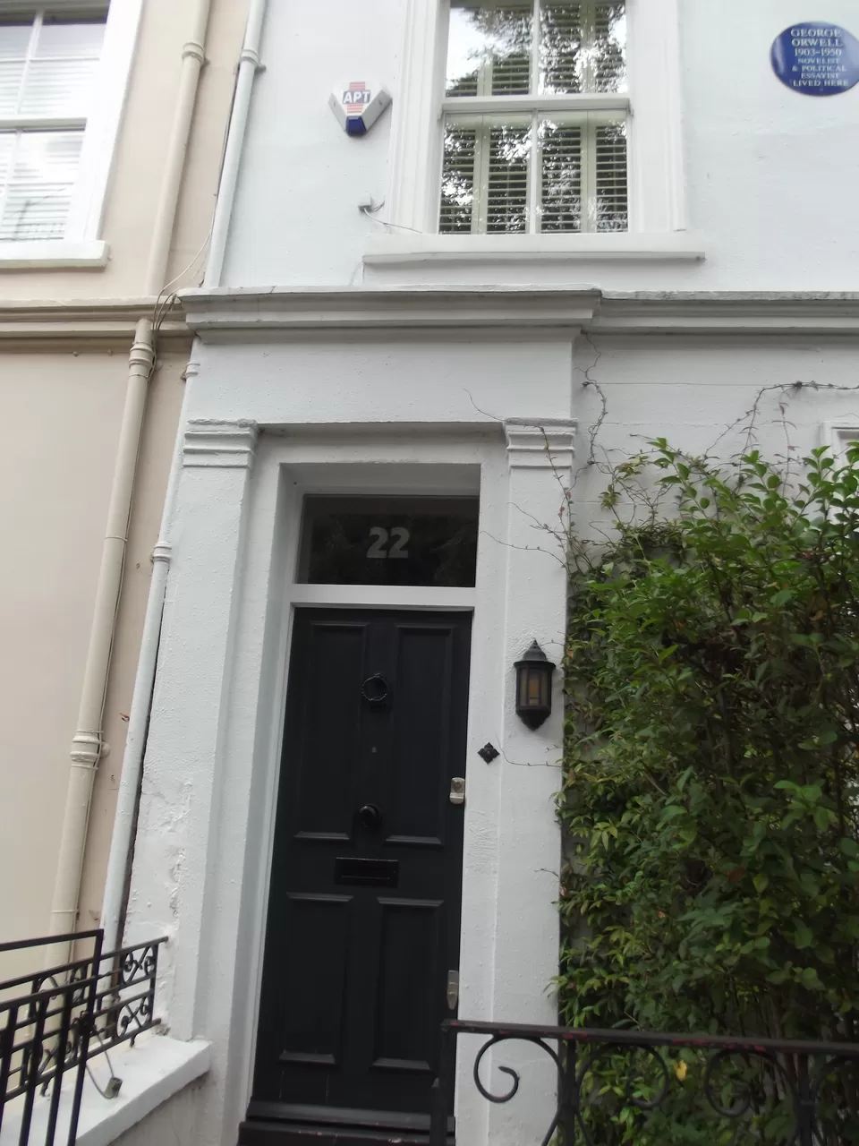 Photo of Notting Hill, London, United Kingdom by Shalini Rai