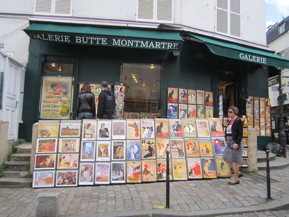 Photo of Place du Tertre, Paris, France by Mahuya Paul