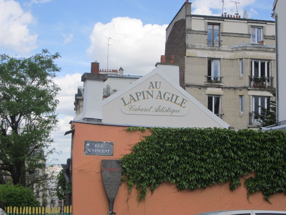 Photo of Au Lapin Agile, Rue des Saules, Paris, France by Mahuya Paul