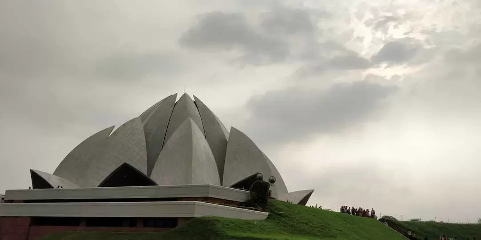 Photo of Lotus Temple, Lotus Temple Road, Bahapur, Shambhu Dayal Bagh, Kalkaji, New Delhi, Delhi, India by My adventure planet