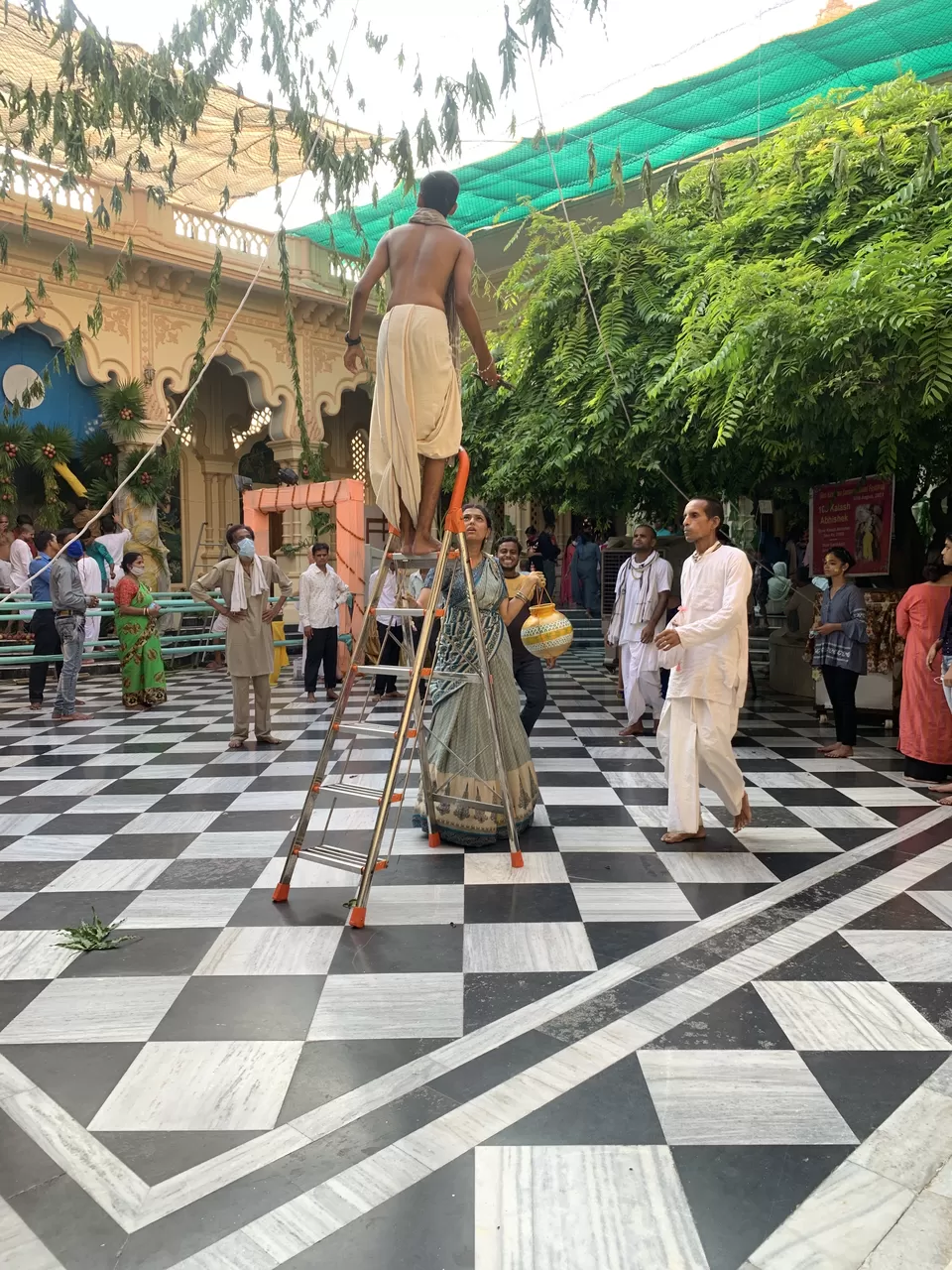 Photo of Iskcon Temple, Vrindavan, Raman Reiti, Vrindavan, Uttar Pradesh, India by thetraveltheory