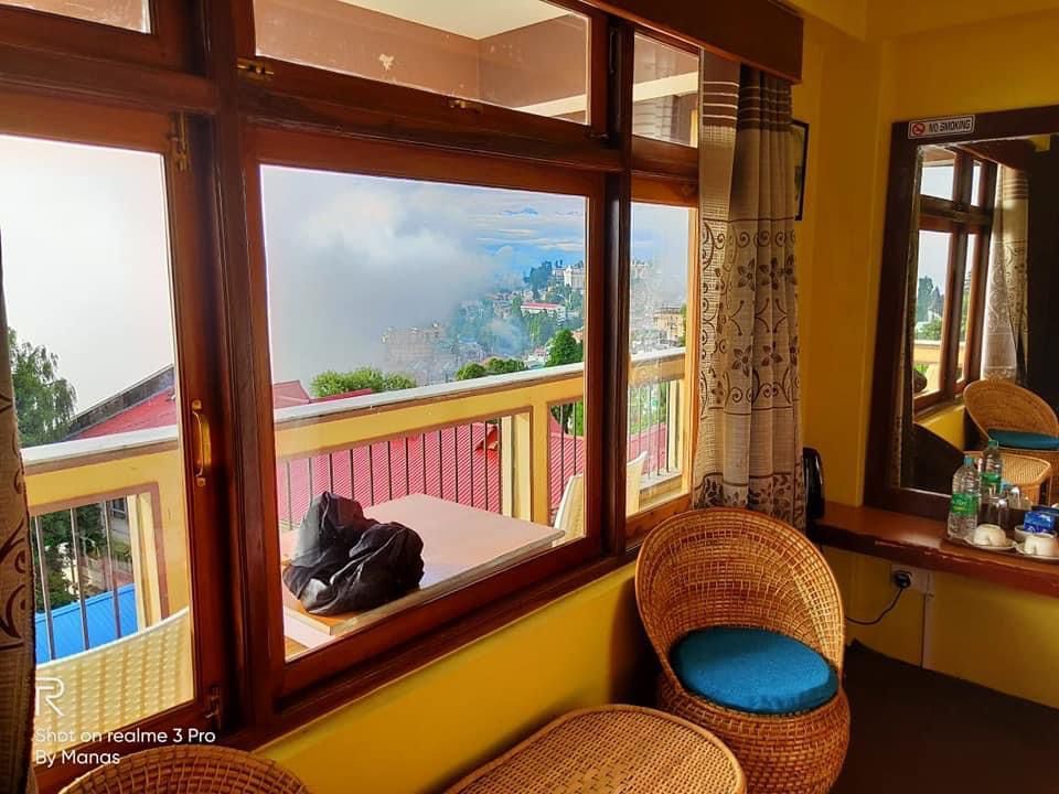 Photo of Looking for a place to stay in Darjeeling? Check this out! by The Nomad Couple