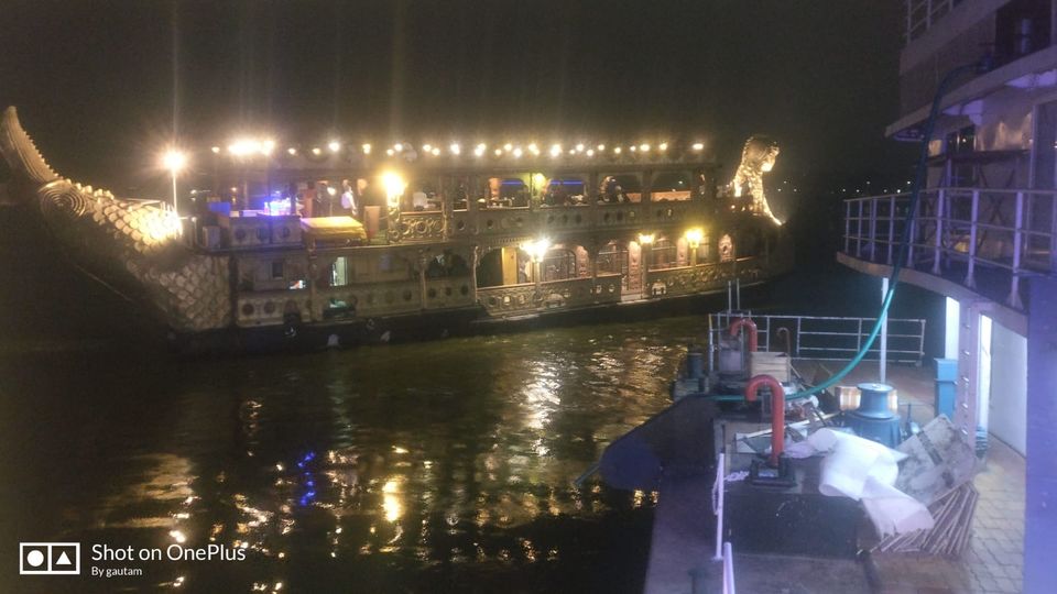 Photo of खाने-पीने और खरीदारी के शौकीन है तो जरूर जाएं कोलकाता by Shatabdi Mitra
