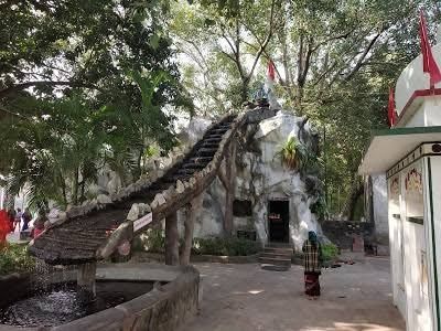 Photo of करें ट्रिप प्लान, त्रेतायुग के उस पौराणिक, धार्मिक स्थल की जहां पर माँ सीता धरती में समाहित हुई थी! by Indic Traveler