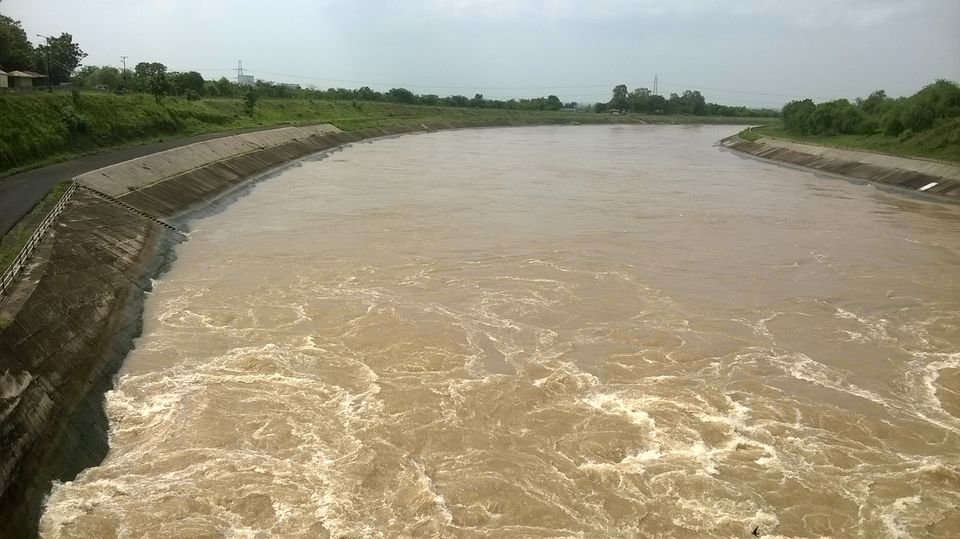 Photo of Narmada Canal, Narmada, Gujarat, India by Dheeraj Gava