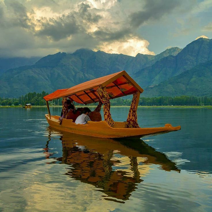 Photo of # (8)AMAZING PLACES TO VISIT IN JAMMU AND KASHMIR AND HOW TO REACH by ππ¦π±π¦π« ππ²πͺππ― ππ―ππ§ππππ±π¦