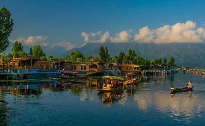 Photo of # (8)AMAZING PLACES TO VISIT IN JAMMU AND KASHMIR AND HOW TO REACH by ππ¦π±π¦π« ππ²πͺππ― ππ―ππ§ππππ±π¦