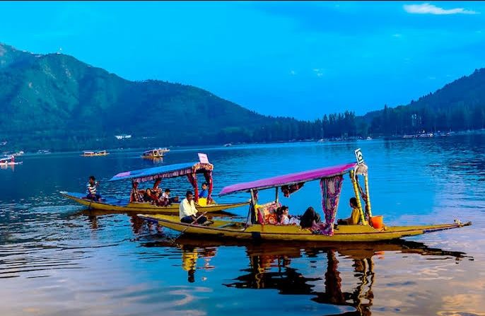 Photo of # (8)AMAZING PLACES TO VISIT IN JAMMU AND KASHMIR AND HOW TO REACH by ππ¦π±π¦π« ππ²πͺππ― ππ―ππ§ππππ±π¦