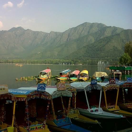 Photo of # (8)AMAZING PLACES TO VISIT IN JAMMU AND KASHMIR AND HOW TO REACH by ππ¦π±π¦π« ππ²πͺππ― ππ―ππ§ππππ±π¦