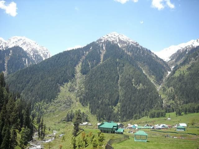 Photo of # (8)AMAZING PLACES TO VISIT IN JAMMU AND KASHMIR AND HOW TO REACH by ππ¦π±π¦π« ππ²πͺππ― ππ―ππ§ππππ±π¦