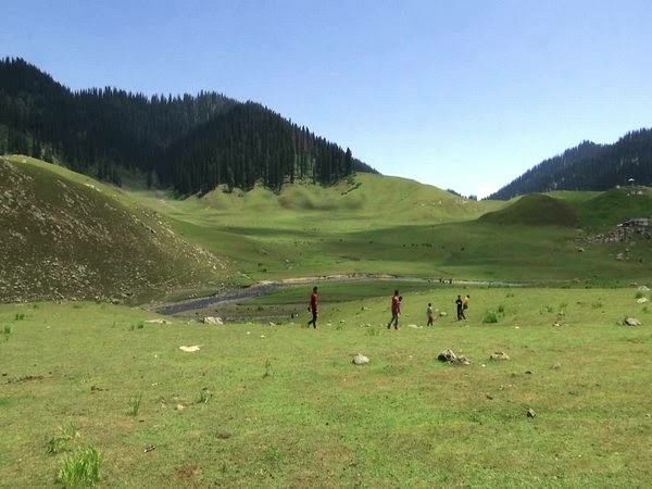 Photo of # (8)AMAZING PLACES TO VISIT IN JAMMU AND KASHMIR AND HOW TO REACH by ππ¦π±π¦π« ππ²πͺππ― ππ―ππ§ππππ±π¦