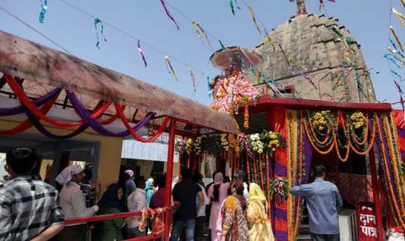 Photo of #(15) Famous Temples in Jammu and Kashmir by 𝔑𝔦𝔱𝔦𝔫 𝔎𝔲𝔪𝔞𝔯 𝔓𝔯𝔞𝔧𝔞𝔭𝔞𝔱𝔦