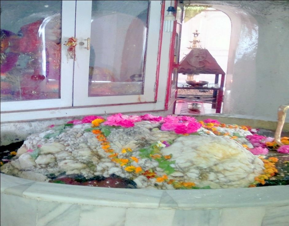 Photo of #(15) Famous Temples in Jammu and Kashmir by 𝔑𝔦𝔱𝔦𝔫 𝔎𝔲𝔪𝔞𝔯 𝔓𝔯𝔞𝔧𝔞𝔭𝔞𝔱𝔦