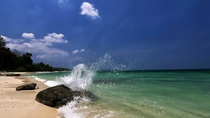 Photo of Guitar Island by 𝔑𝔦𝔱𝔦𝔫 𝔎𝔲𝔪𝔞𝔯 𝔓𝔯𝔞𝔧𝔞𝔭𝔞𝔱𝔦