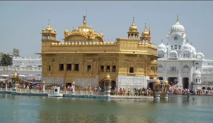 Photo of Golden temple by 𝔑𝔦𝔱𝔦𝔫 𝔎𝔲𝔪𝔞𝔯 𝔓𝔯𝔞𝔧𝔞𝔭𝔞𝔱𝔦