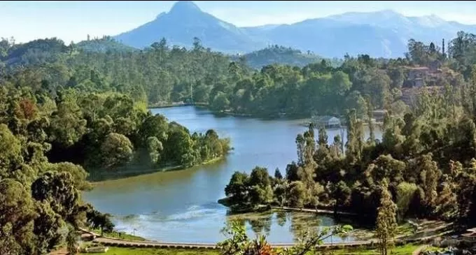 Photo of Kodaikanal Lake by ๐๐ฆ๐ฑ๐ฆ๐ซ ๐๐ฒ๐ช๐๐ฏ ๐๐ฏ๐๐ง๐๐ญ๐๐ฑ๐ฆ