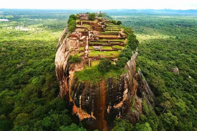 Photo of Sigiriya Rock Fortress by 𝔑𝔦𝔱𝔦𝔫 𝔎𝔲𝔪𝔞𝔯 𝔓𝔯𝔞𝔧𝔞𝔭𝔞𝔱𝔦