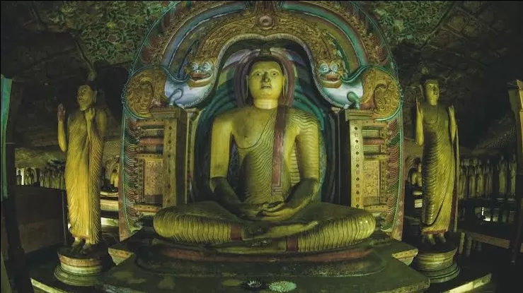 Photo of Dambulla Cave Temple by 𝔑𝔦𝔱𝔦𝔫 𝔎𝔲𝔪𝔞𝔯 𝔓𝔯𝔞𝔧𝔞𝔭𝔞𝔱𝔦