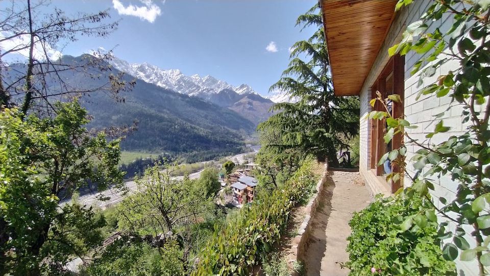 Photo of Xmas in Winter Wonderland Manali by treenido Manali