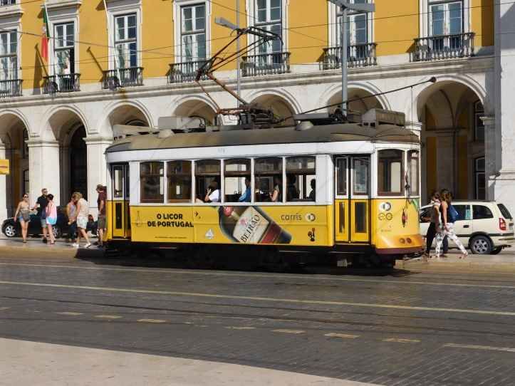 Photo of 8 things to do if you’ re visiting Lisbon for the first time… by byfoodandtravel