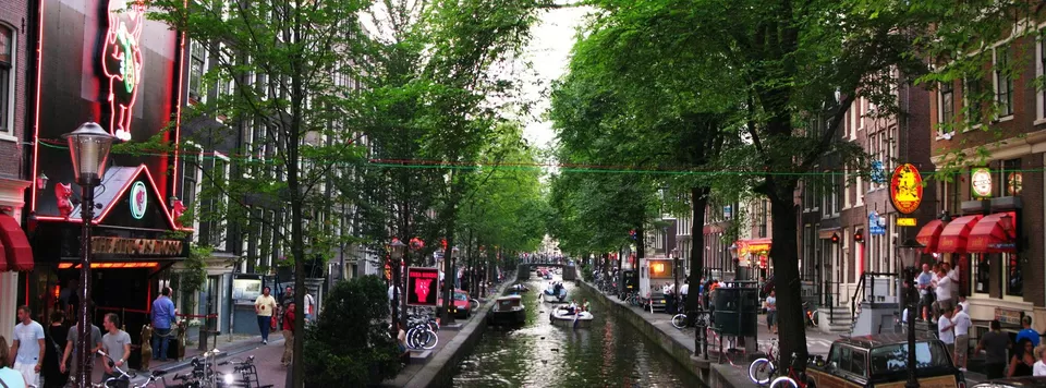 Photo of Red Light District Amsterdam Centrum, Oudezijds Achterburgwal, Amsterdam, Netherlands by Bibek Chaudhuri