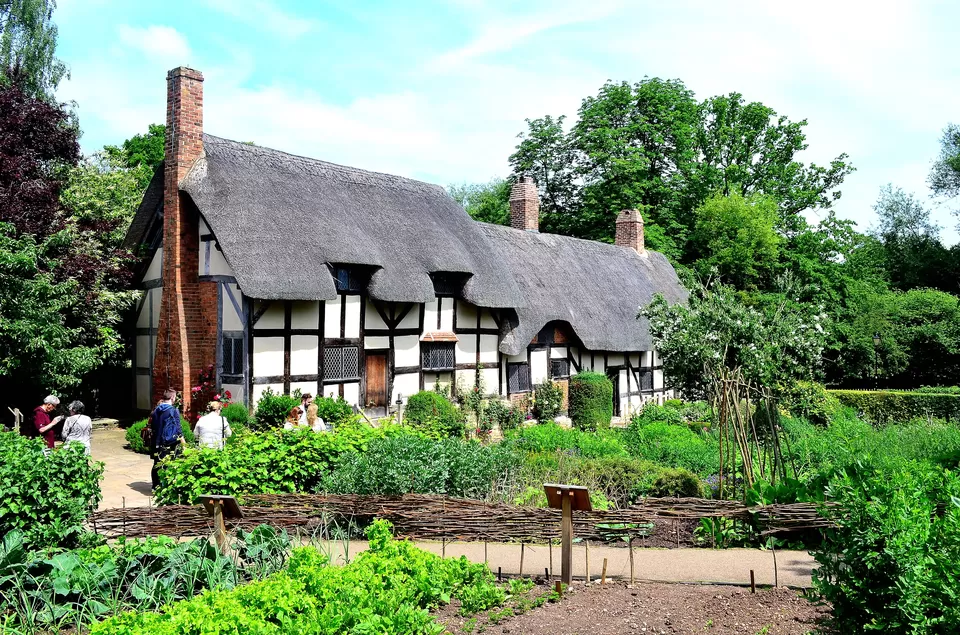 Photo of Anne Hathaway's Cottage, Cottage Lane, Shottery, Stratford-upon-Avon, UK by Bibek Chaudhuri