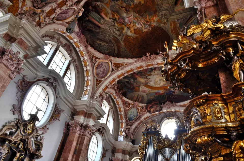 Photo of Cathédrale Saint-Jacques d'Innsbruck, Domplatz, Innsbruck, Austria by Bibek Chaudhuri