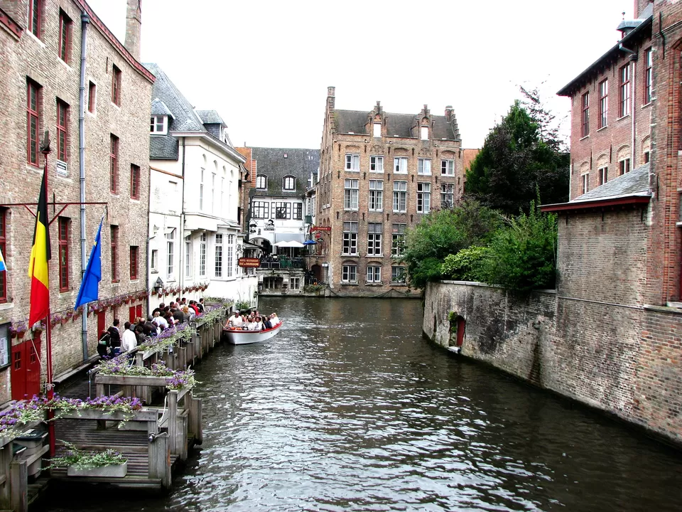 Photo of Kanaal Brugge-Oostende, Bruges, Belgium by Bibek Chaudhuri