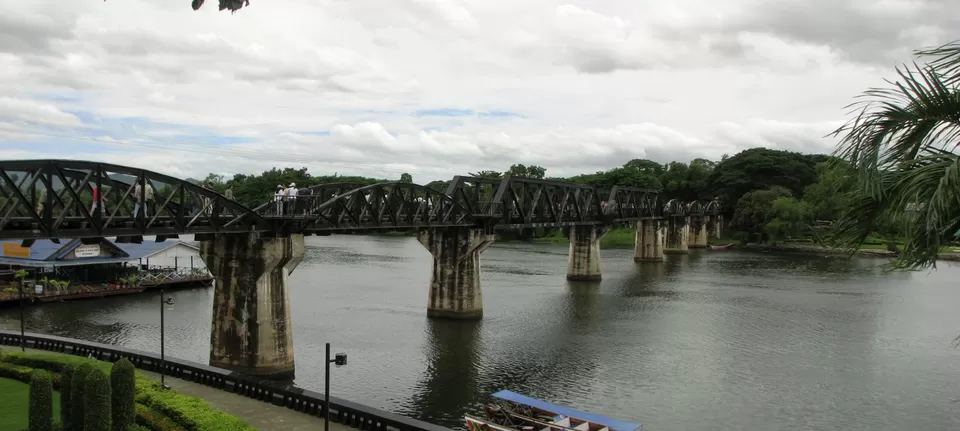 Photo of River Kwai Bridge, ข้ามแม่น้ำแควใหญ่ Tha Ma Kham, Mueang Kanchanaburi District, Kanchanaburi, Thailand by Bibek Chaudhuri