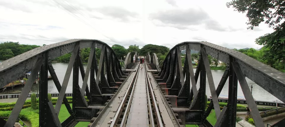 Photo of River Kwai Bridge, ข้ามแม่น้ำแควใหญ่ Tha Ma Kham, Mueang Kanchanaburi District, Kanchanaburi, Thailand by Bibek Chaudhuri