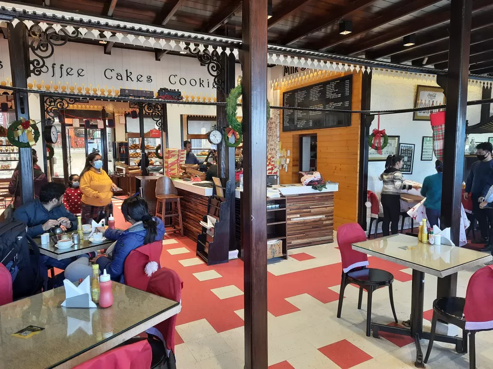 Photo of Glenary's, Chauk Bazaar, Darjeeling, West Bengal, India by Bibek Chaudhuri