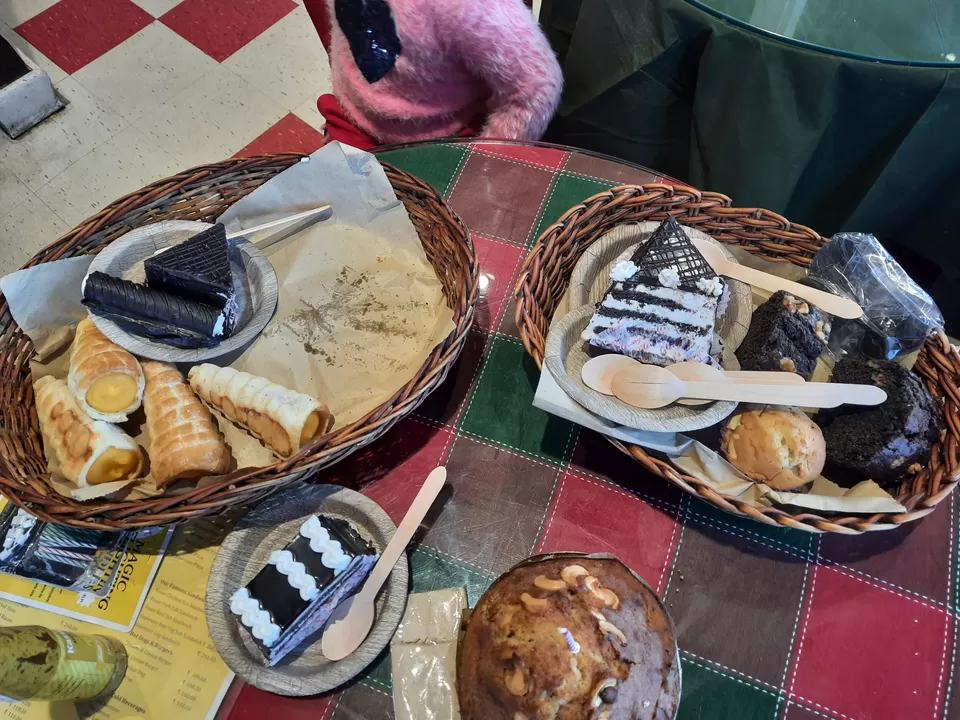 Photo of Glenary's, Chauk Bazaar, Darjeeling, West Bengal, India by Bibek Chaudhuri