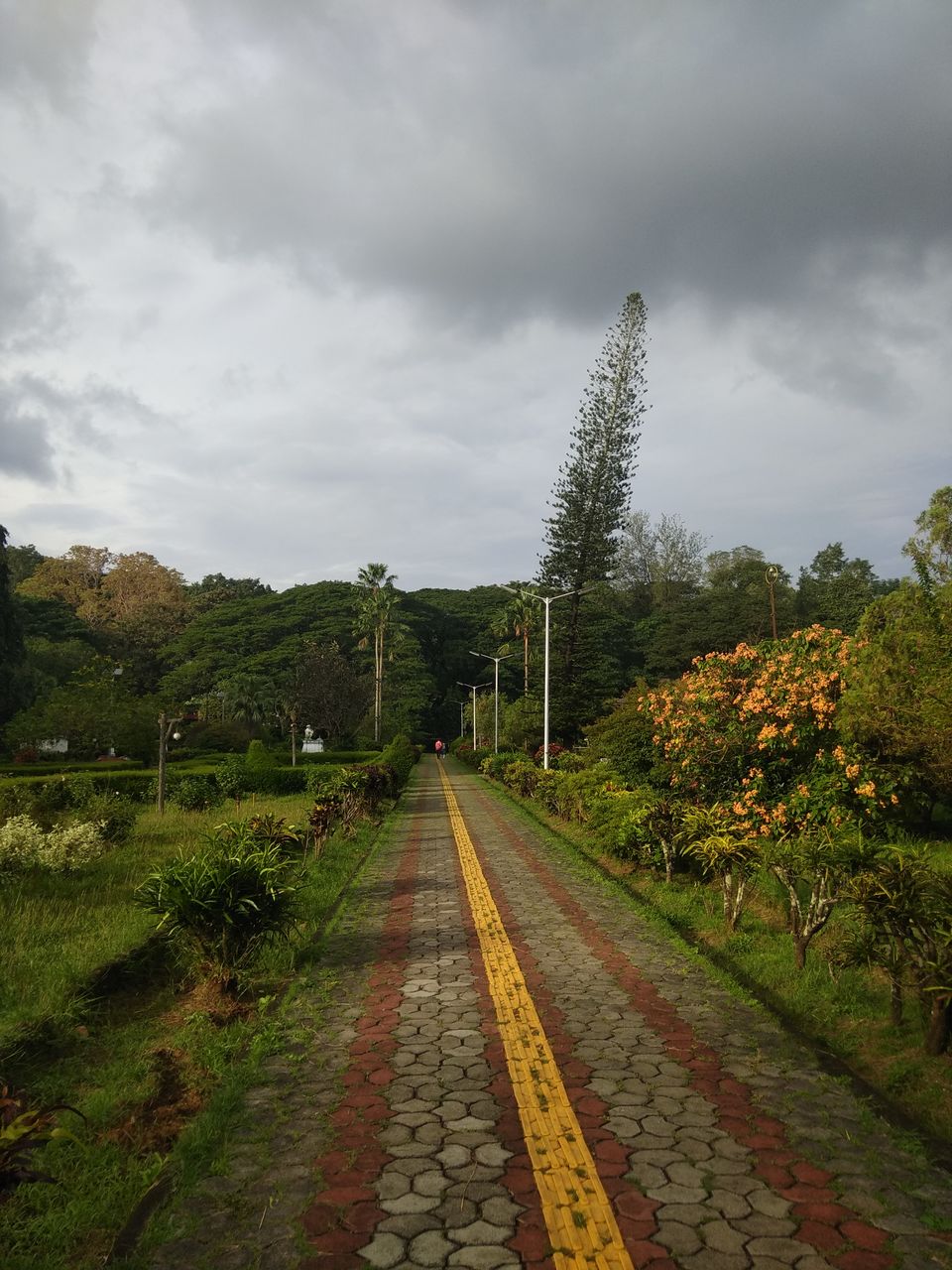 Photo of A walk over the dam by Archana Raju