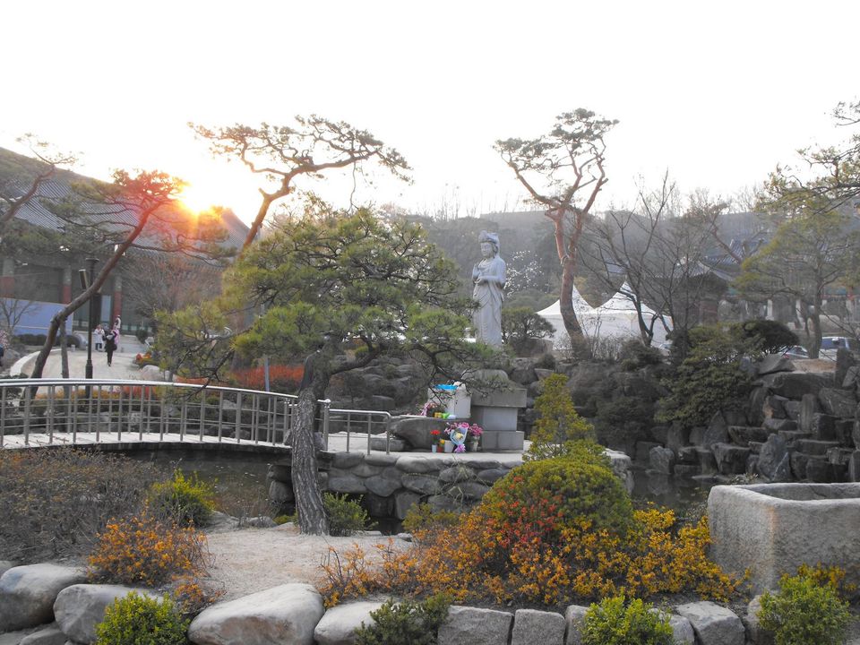 Photo of Bongeun Temple by Chris Backe