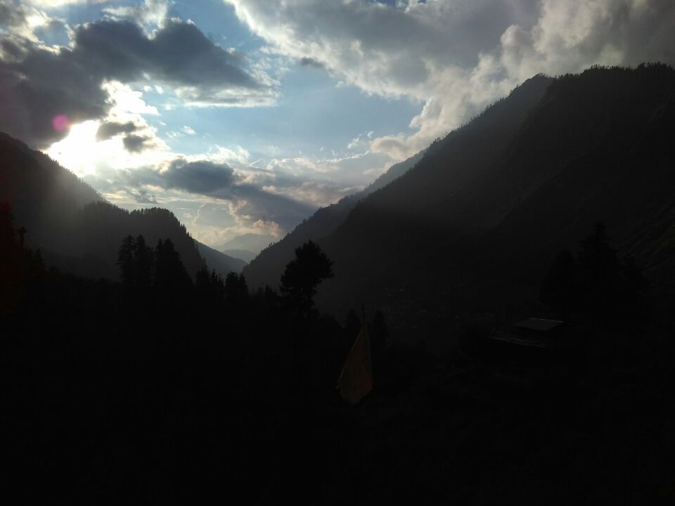 Photo of Place where heaven and earth meets by Anurag Thakur