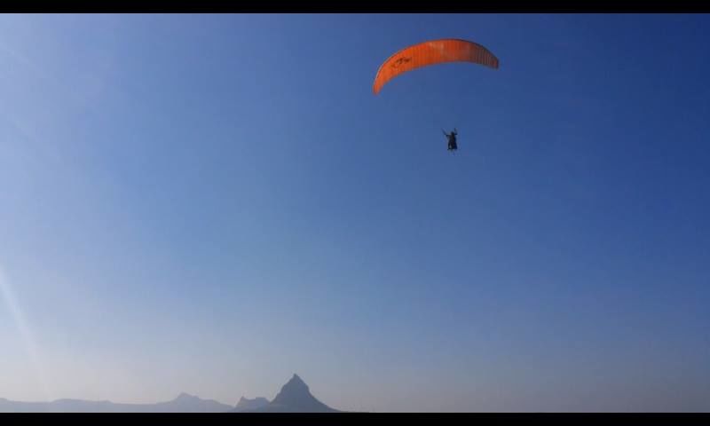 Photo of Paragliding at Kamshet(2 hours drive from Mumbai)....flying with the birds!! by Gireesh Gangadharan (To Wander Is To Be Alive)