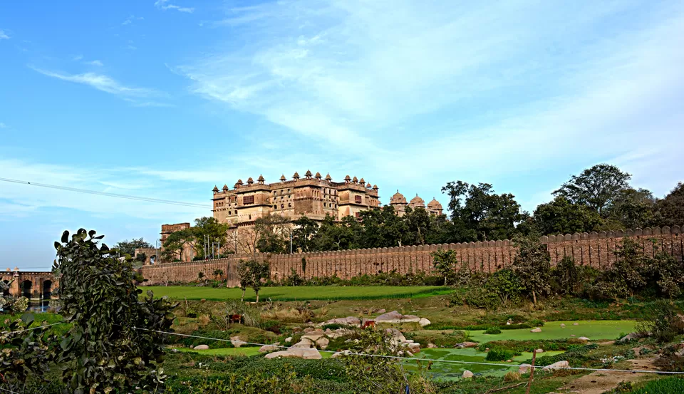 Photo of Orchha Fort complex, Orchha, Madhya Pradesh, India by Shivani Chaurasia