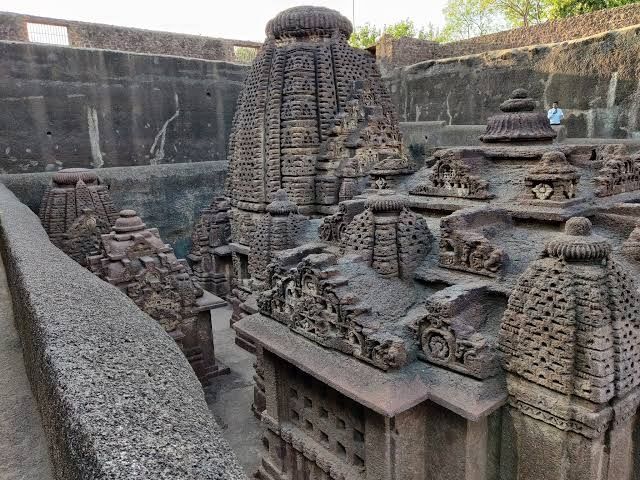 Photo of सनातन धर्म एवं सभ्यता के कुछ अद्भुत और एतिहासिक प्रतीक ( पार्ट १ ) by Milind Prajapati