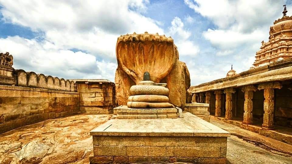 Photo of लेपक्षी टेंपल एंट्रेंस आर्च by Milind Prajapati