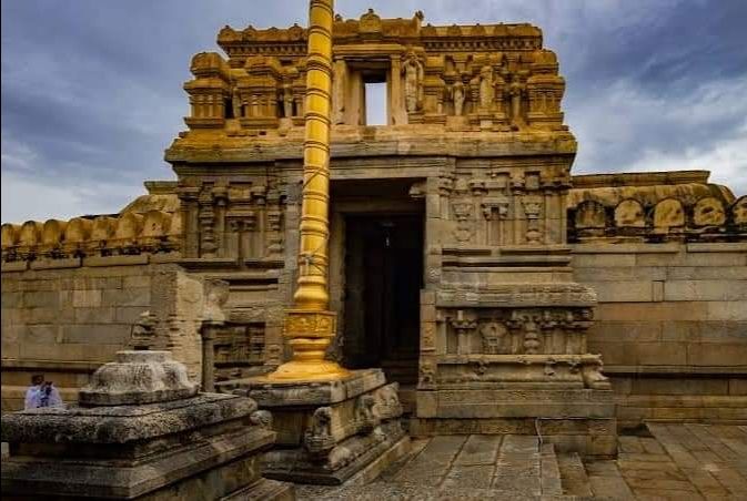 Photo of लेपक्षी टेंपल एंट्रेंस आर्च by Milind Prajapati