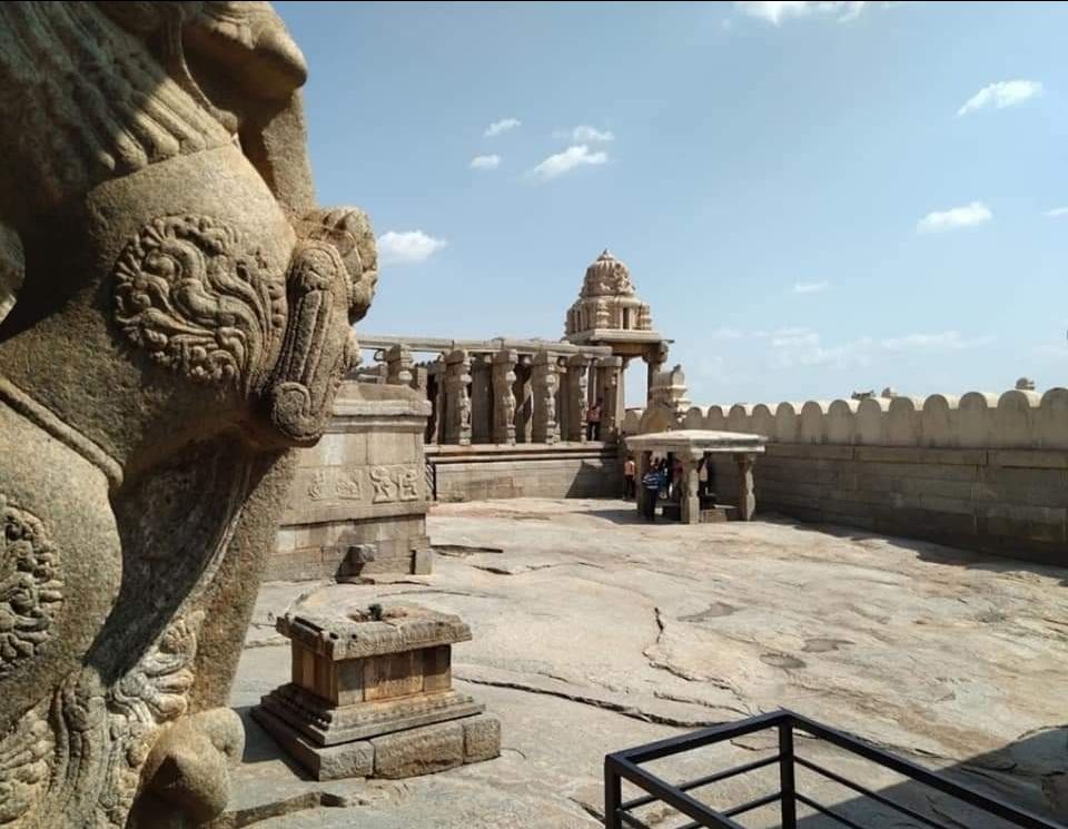 Photo of लेपक्षी टेंपल एंट्रेंस आर्च by Milind Prajapati