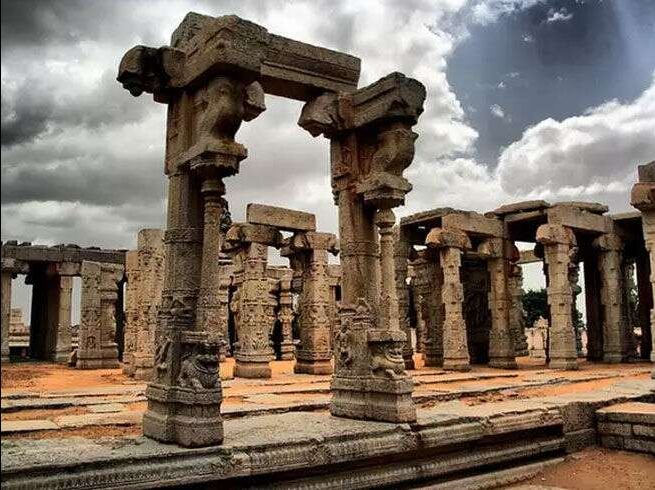 Photo of लेपक्षी टेंपल एंट्रेंस आर्च by Milind Prajapati