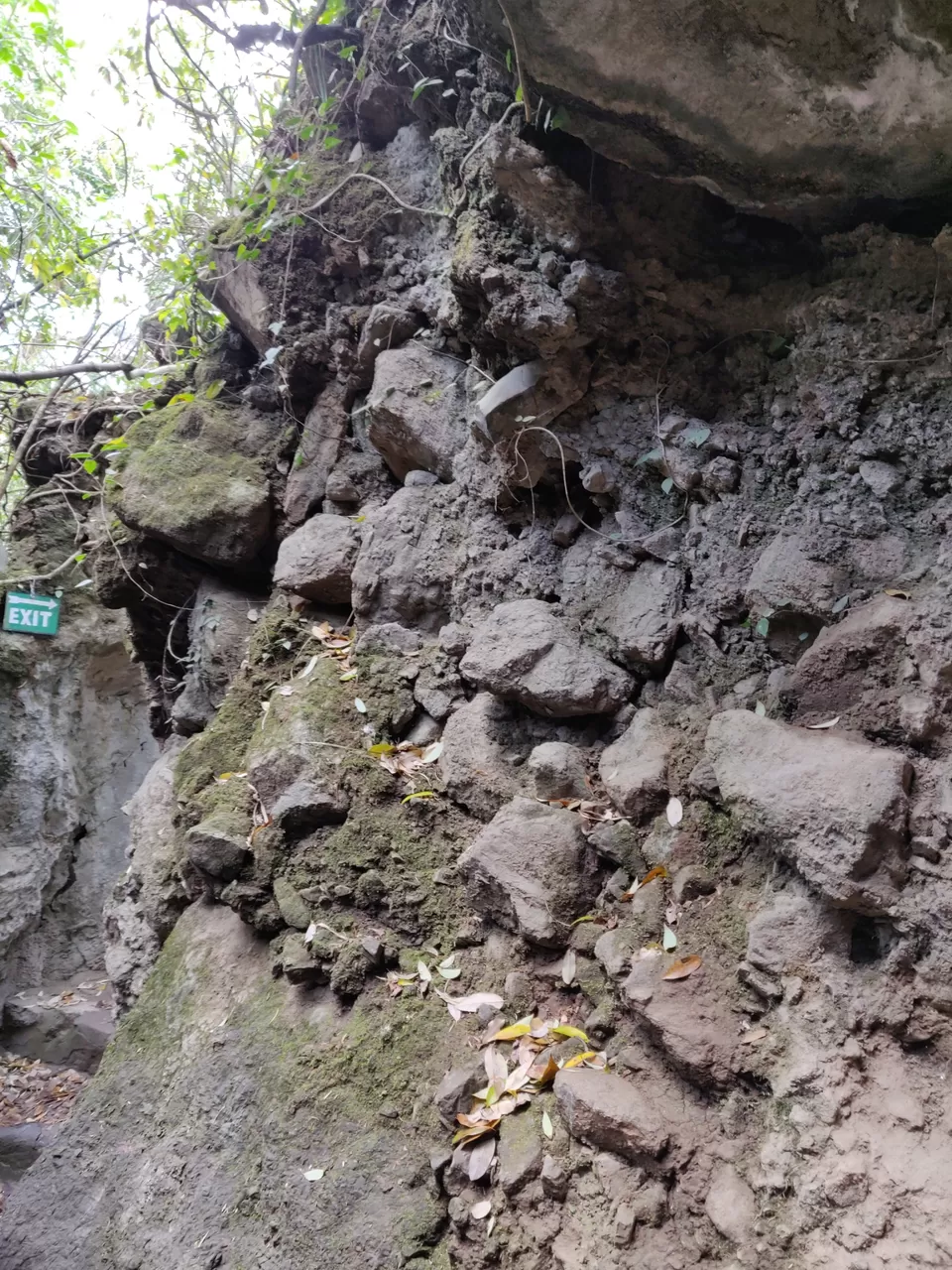 Photo of अगर आपको गुफाओं का रोमांचक सफ़र करना है तो यहां जरूर जाए by Nikhil Bhati