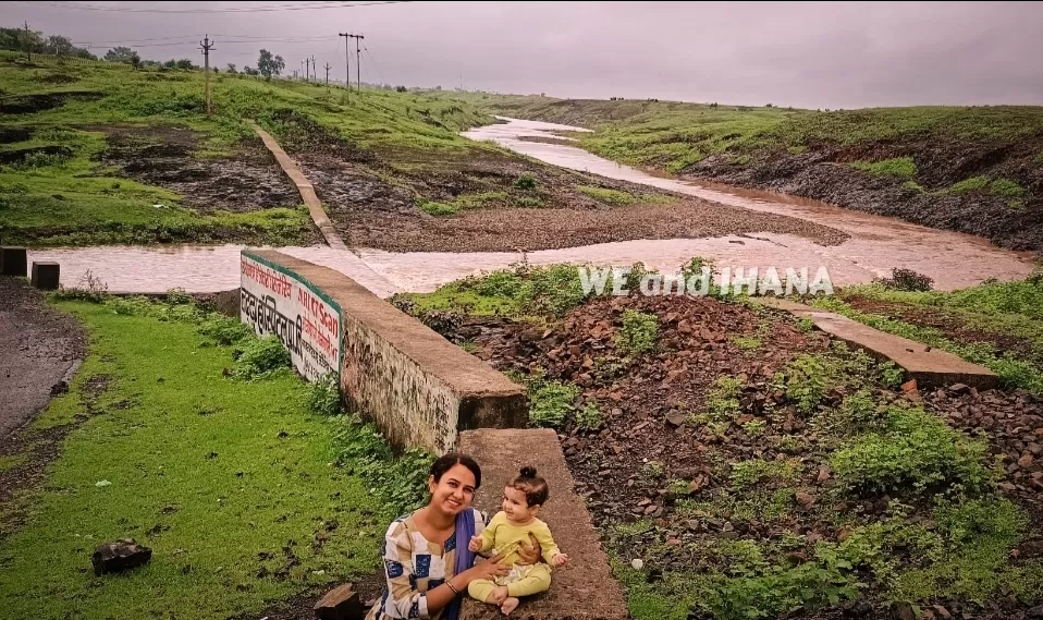 Photo of मानसून में कश्मीर से कम नहीं लगती ये छिपी हुई खूबसूरत जगह। सुंदर झरने के पीछे है अद्भुत पवित्र गुफा by We The Wanderfuls