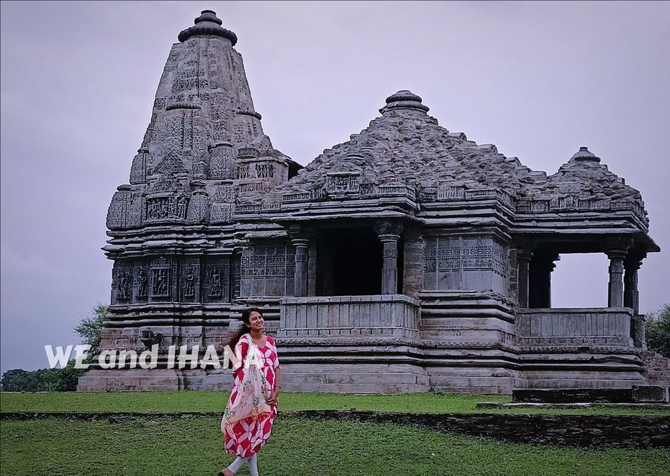 Photo of प्राकृतिक सुंदरता से भरी इस खूबसूरत झील के किनारे हैं बहुत सारे प्राचीन व अद्भुत मंदिरों का समूह by WE and IHANA