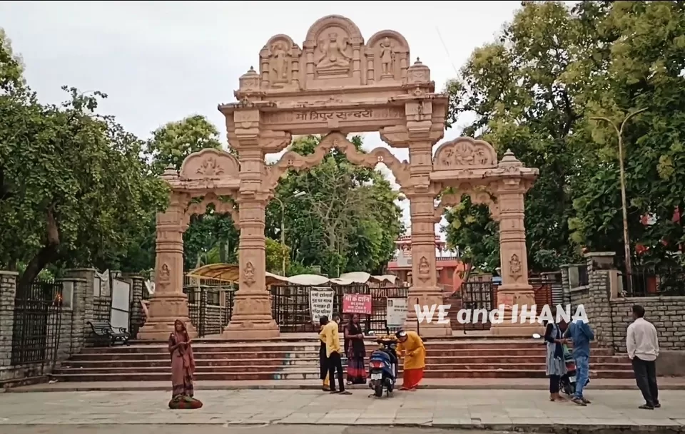 Photo of नवरात्रि में लें मां त्रिपुरा सुंदरी का आशीर्वाद। दर्शनों के लिए बड़ी बड़ी हस्तियों की लगती है लाइन! by WE and IHANA