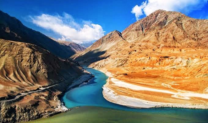 Photo of सोनमर्ग से कारगिल का ऐसा खूबसूरत सफर कि मंजिल के साथ उन रास्तों से भी प्यार हो गया! by WE and IHANA