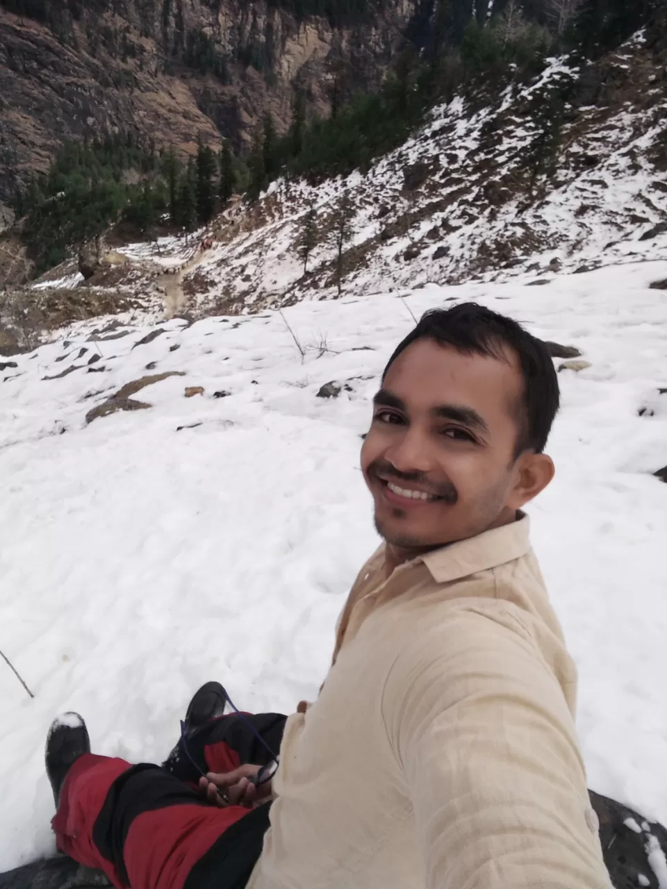 Photo of मनाली से दूर गुलाबो by zeem babu