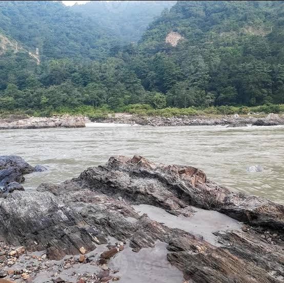 Photo of गोवा भूलिए, ऋषिकेश आइए :–जहां पर्वत,नदी, झरने, और beaches का आनंद ले सकते हैं by Zeem babu