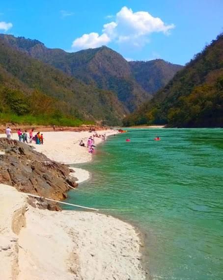 Photo of गोवा भूलिए, ऋषिकेश आइए :–जहां पर्वत,नदी, झरने, और beaches का आनंद ले सकते हैं by Zeem babu